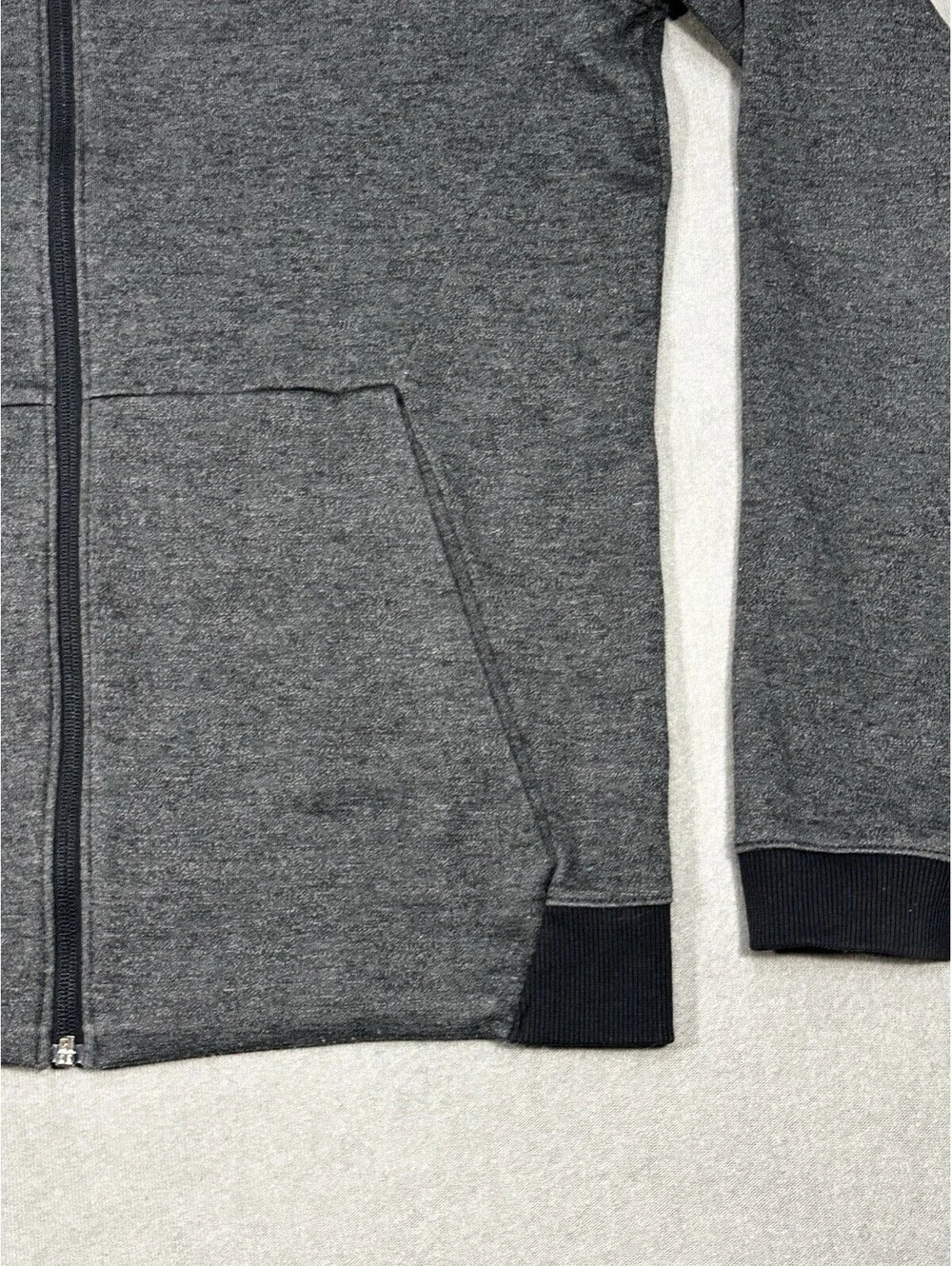 Under Armour Men’s Medium Fitted Full Zip Jacket Gray Athletic Activewear